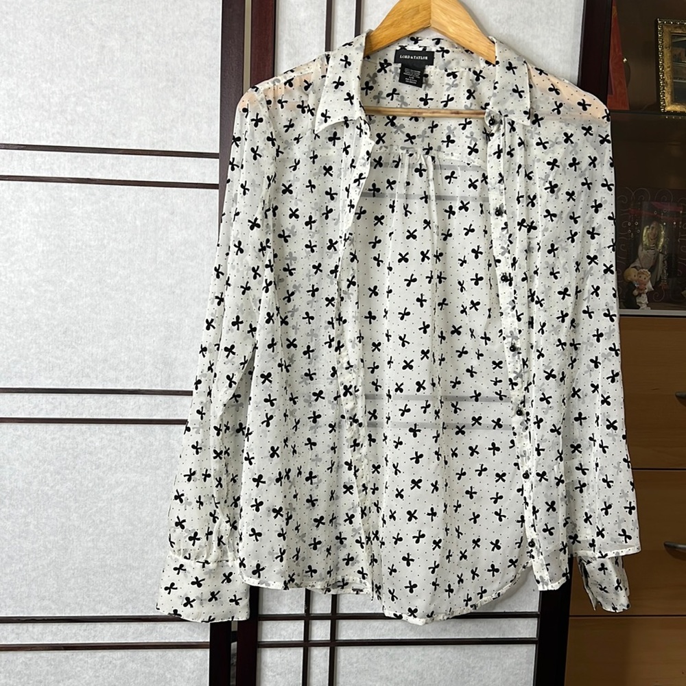Off white top with bows